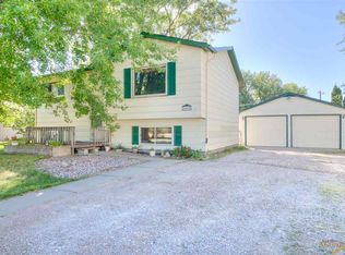 4015 Sherry Ct, Rapid City, SD 57703