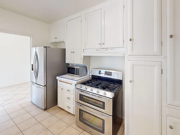 2968 Garfield St — Photo 3