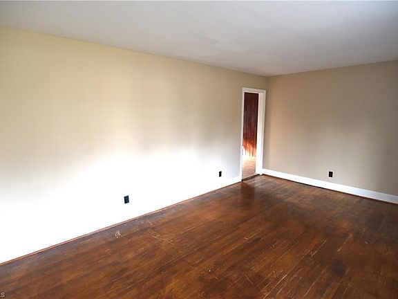 5th image of 3808 Cash Dr