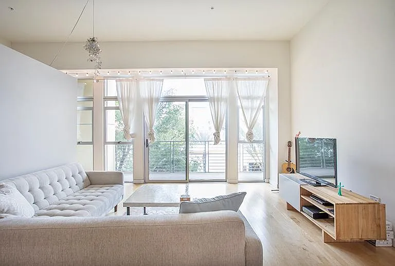 238 S Arroyo Pkwy #312 — Photo 1