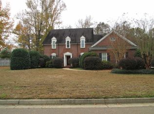 101 Cherrybark Ln, Vicksburg, MS 39180