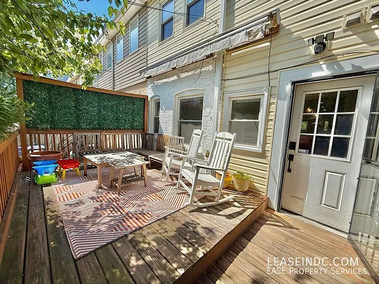 1414 Oak St NW — Photo 14