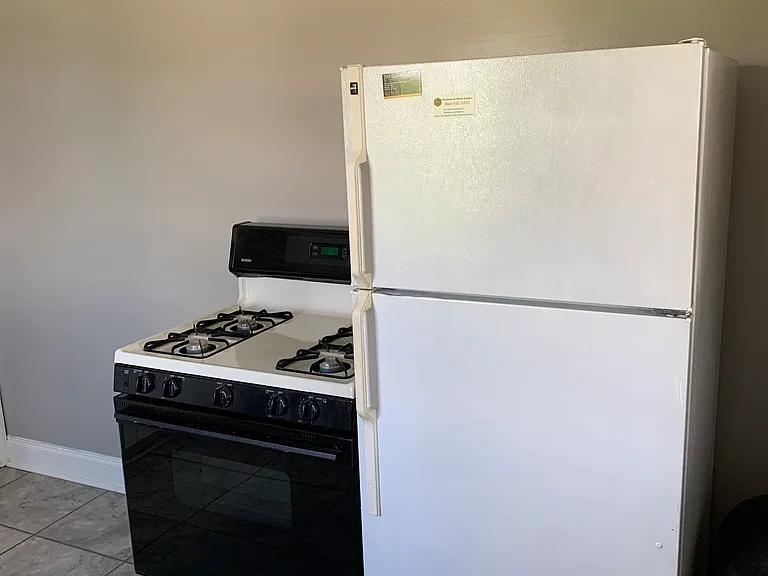 926 Ella St #4 — Photo 5