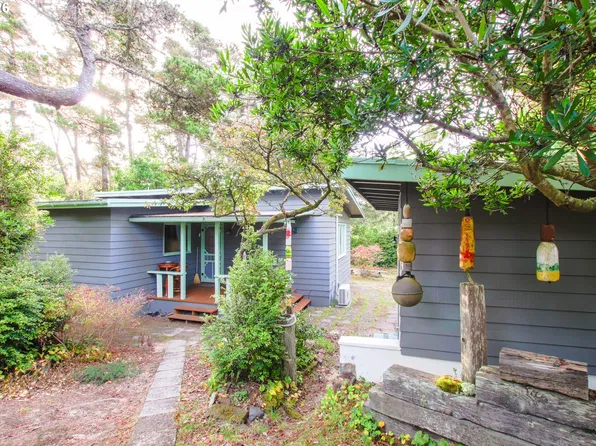 4620 Arago St, Florence, OR 97439