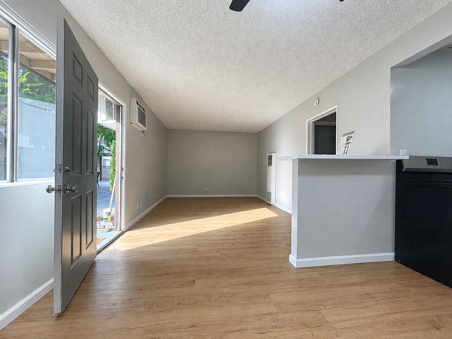 729 W Foothill Blvd — Photo 3
