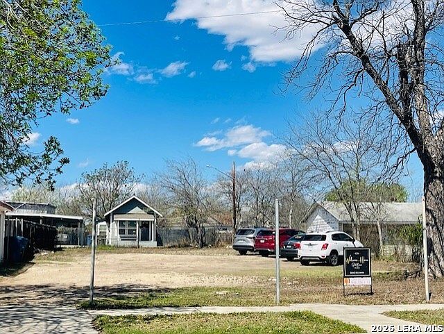 1st image of 615 Indiana LOT 16/17