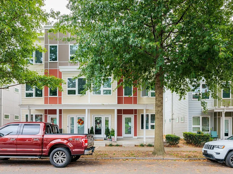 1206 Porter St — Photo 2