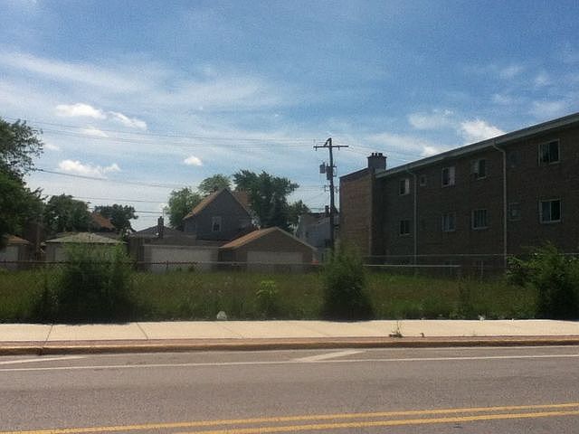 2nd image of 5125 W 25th St
