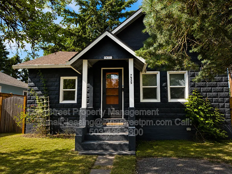 7935 SE Bybee Blvd — Photo 2