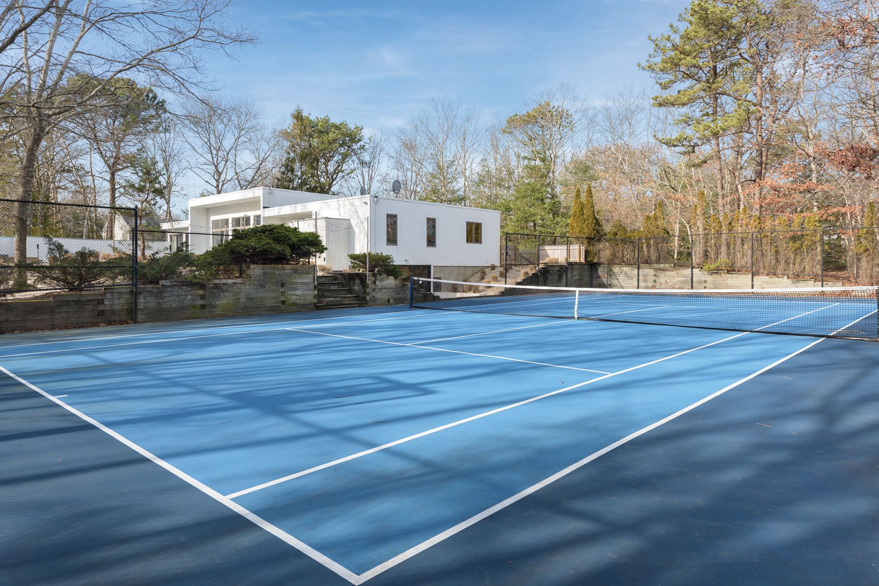 18 Indian Pipe Dr in Quogue Out East