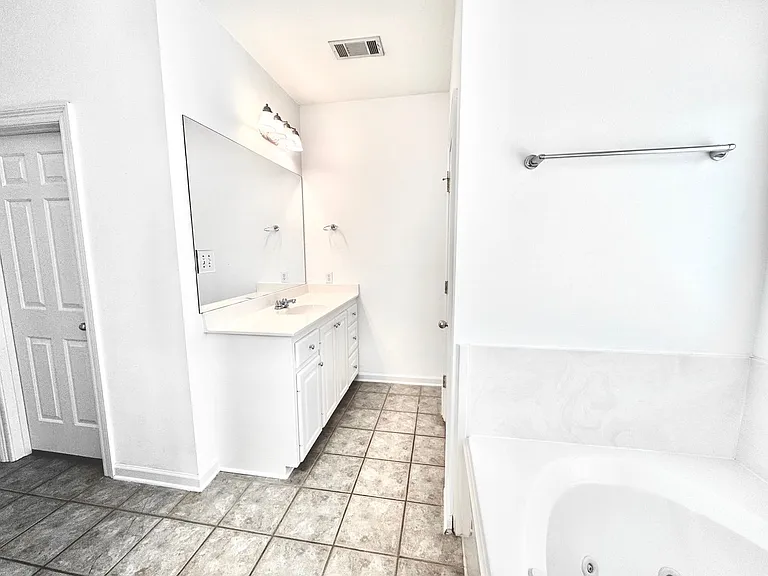 413 Lake Worth Dr — Photo 11