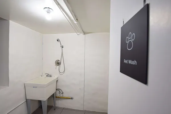 Rented by Uptown Flats LLC | media 18