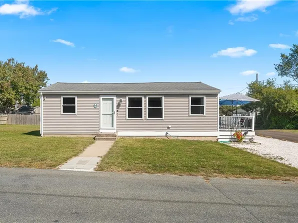 45 Durkin Dr, Narragansett, RI 02882