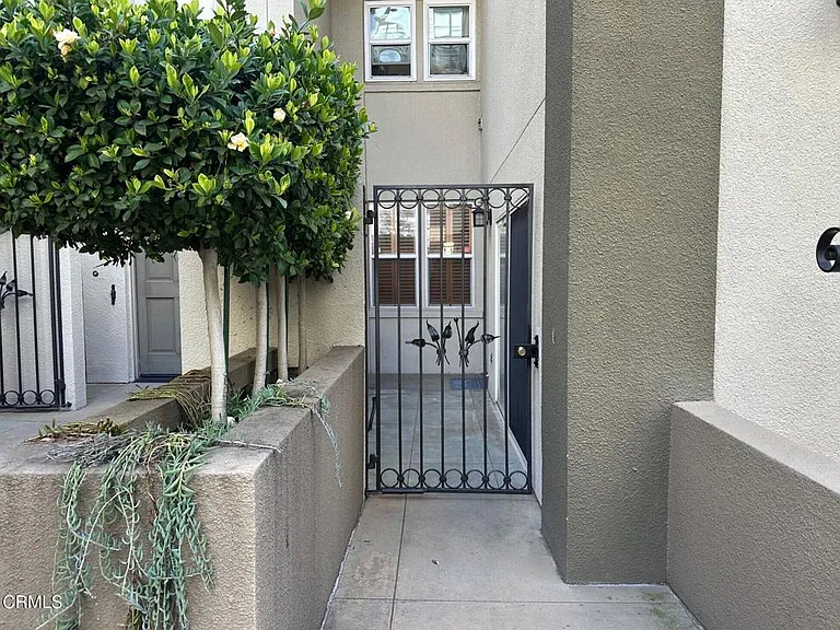 80 N Raymond Ave #108 — Photo 3