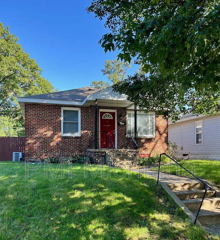 3 bed, 2.0 bath, $1,500 — Photo 1