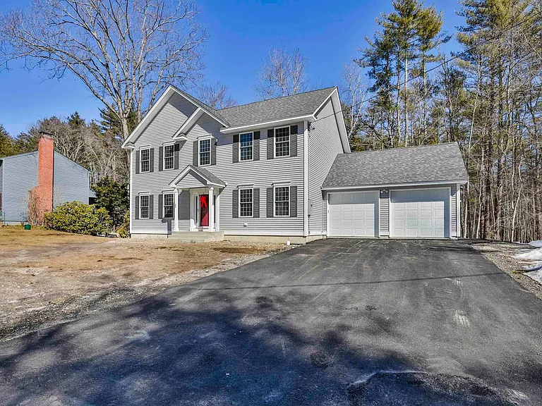 22 Reeds Ferry Way — Photo 1