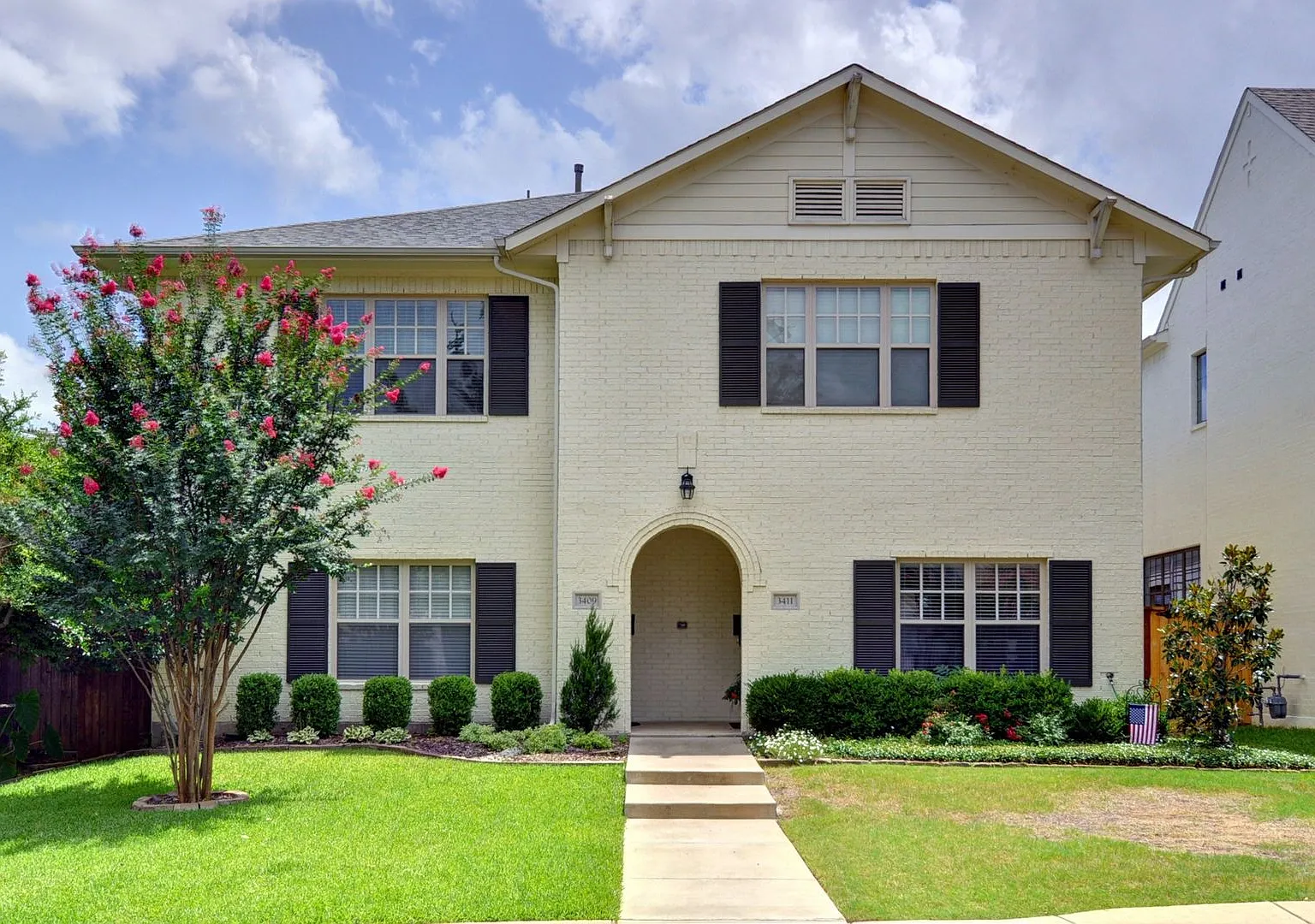 Monticello Townhome — Photo 1