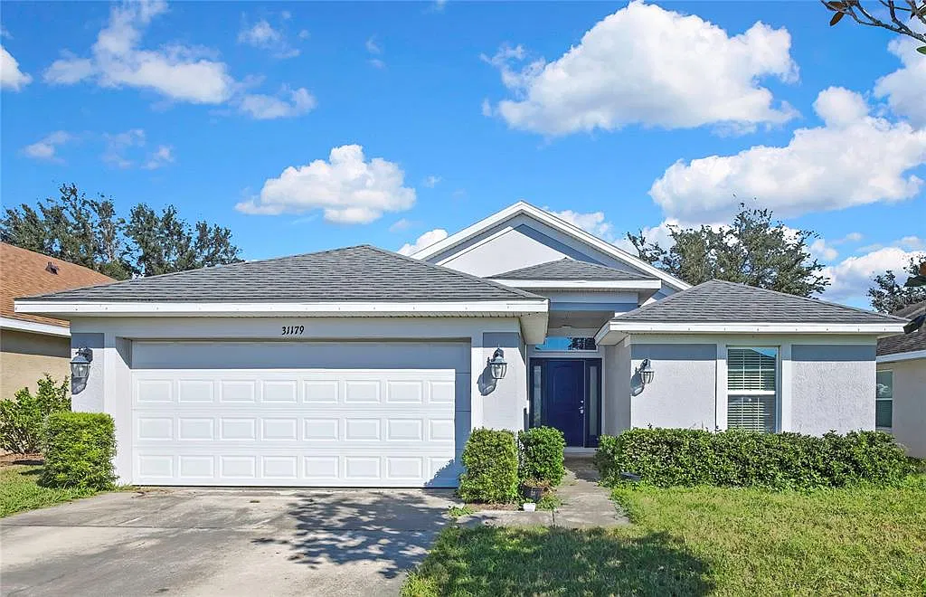 4 bed, 2.0 bath, 1623 sqft, $1,900 — Photo 1