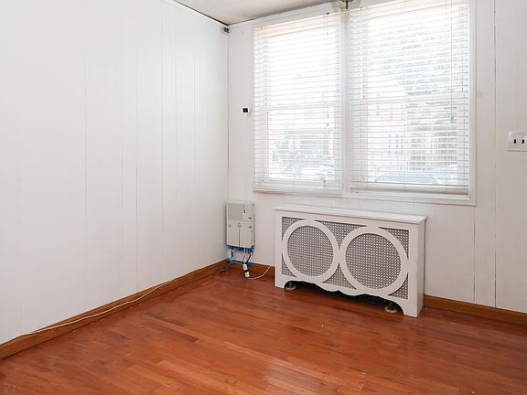 2nd image of 94 Boyd Ave