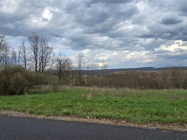 148 Terrapin Dr, Windber, PA 15963
