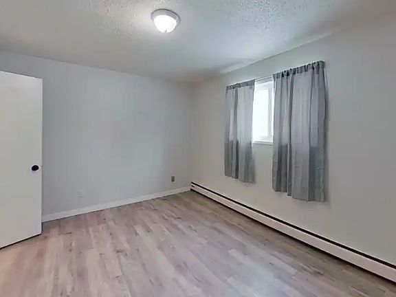 3rd image of 103 Alder Dr #104