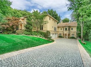 6 Gel Ct, Monsey, NY 10952