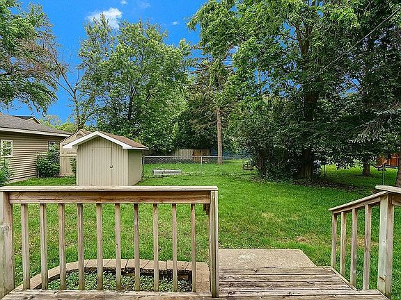 5th image of 404 2nd St W