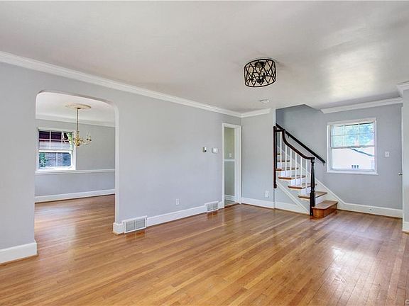 4th image of 4202 Grove Ave