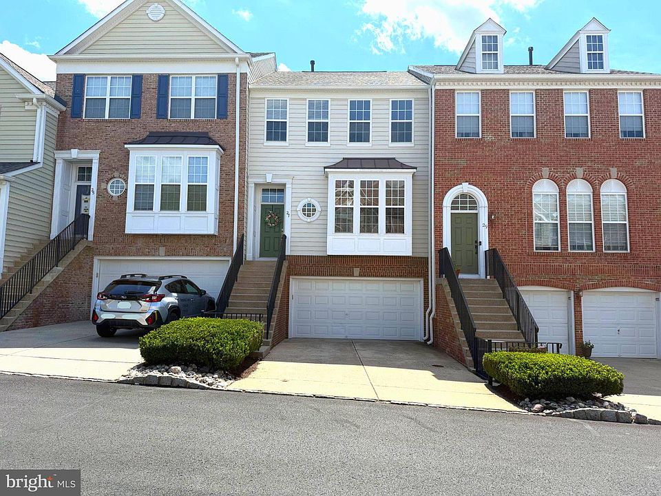 1st image of 27 Addison Ct Unit 2804