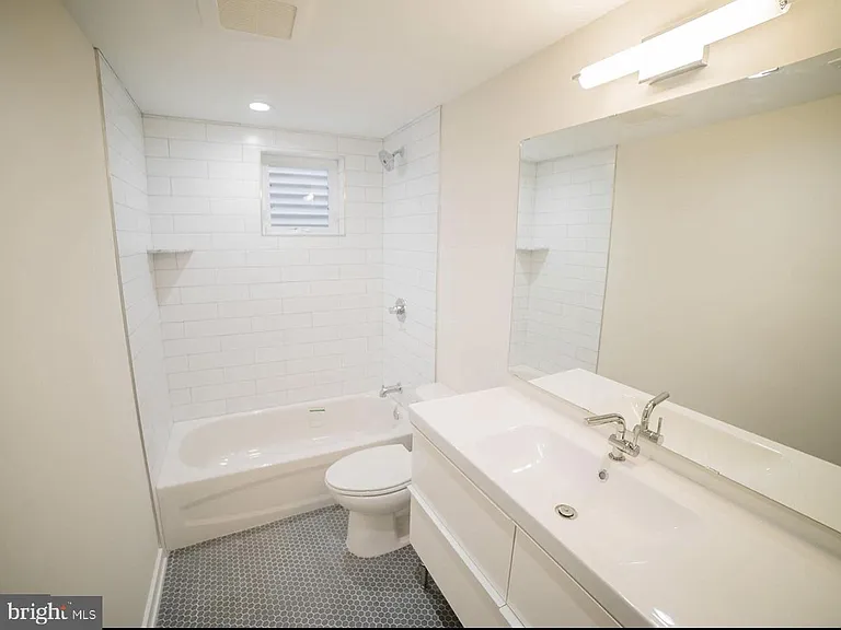 1331 N Randolph St #9 — Photo 10