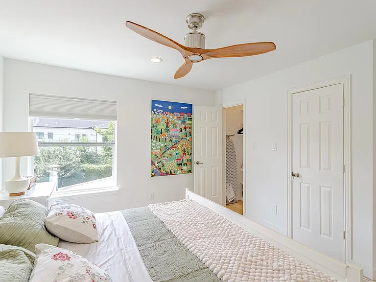 3507 Drummond St — Photo 2