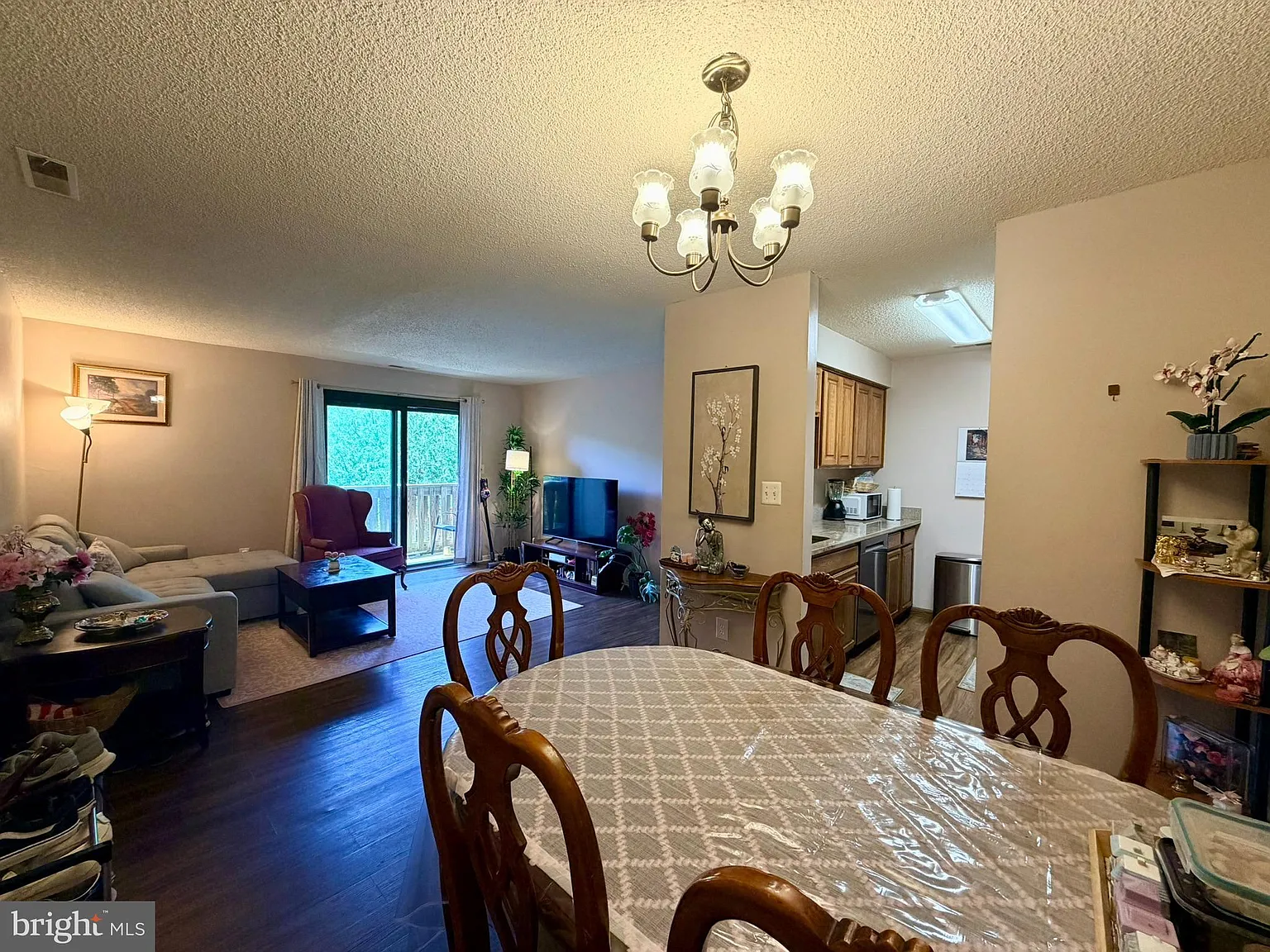 2 bed, 2.0 bath, 836 sqft, $2,200 — Photo 3