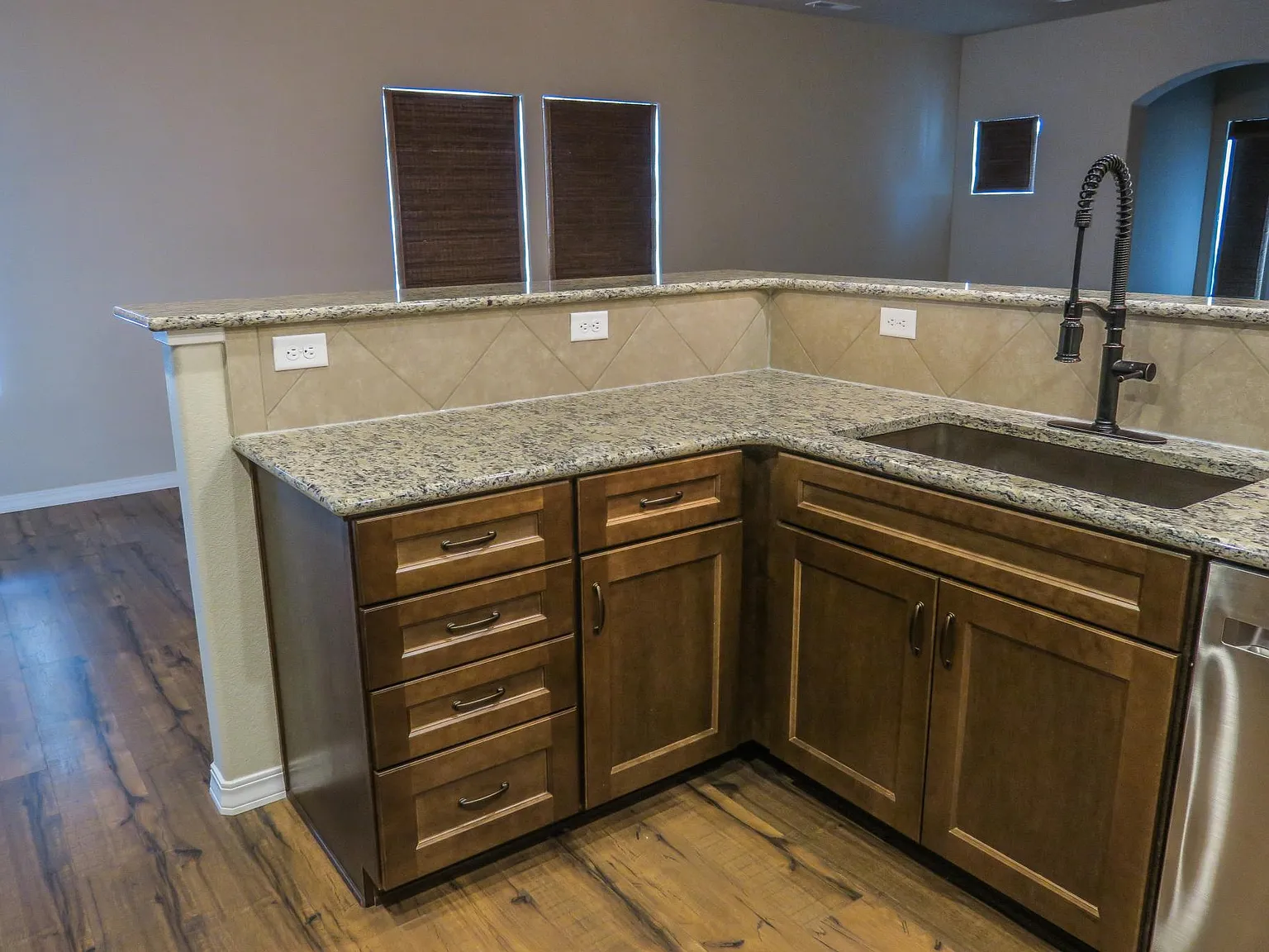 3 bed, 1607 sqft, $2,550 — Photo 4