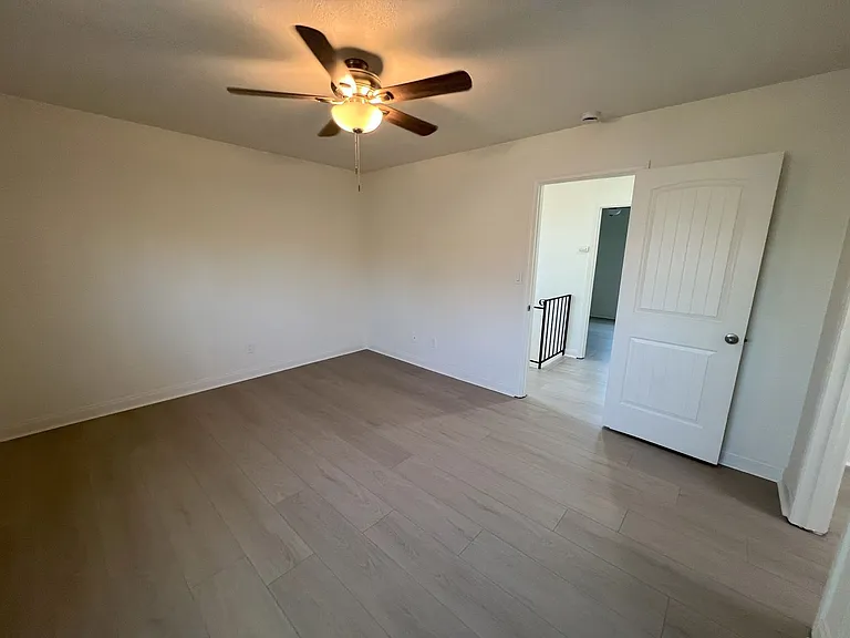 431 Van Houten Ave — Photo 8