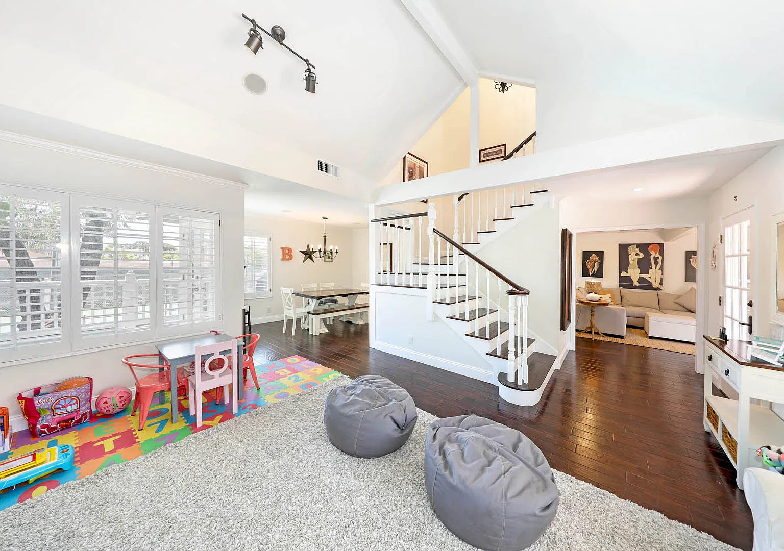 3 bed, 2.5 bath, 1881 sqft, $8,500 — Photo 4