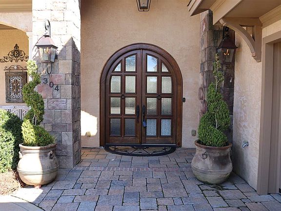 4th image of 304 Cypress Point Ct