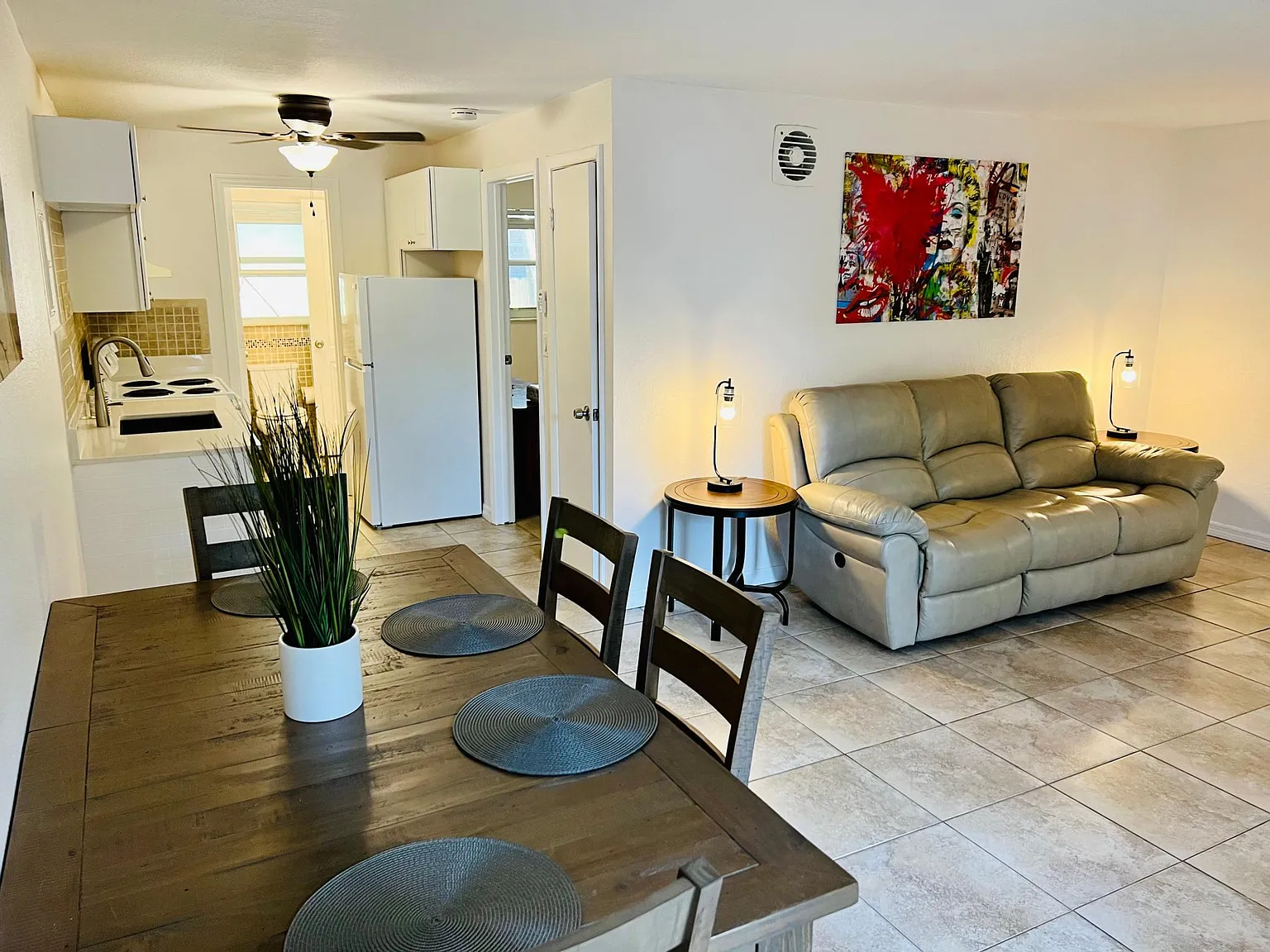 813 Middle St — Photo 2