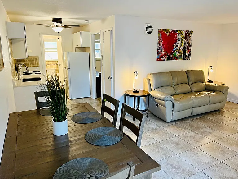 813 Middle St #2 — Photo 2