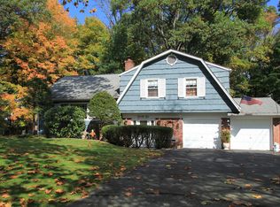 22 Highwood Ct, Hillsdale, NJ 07642