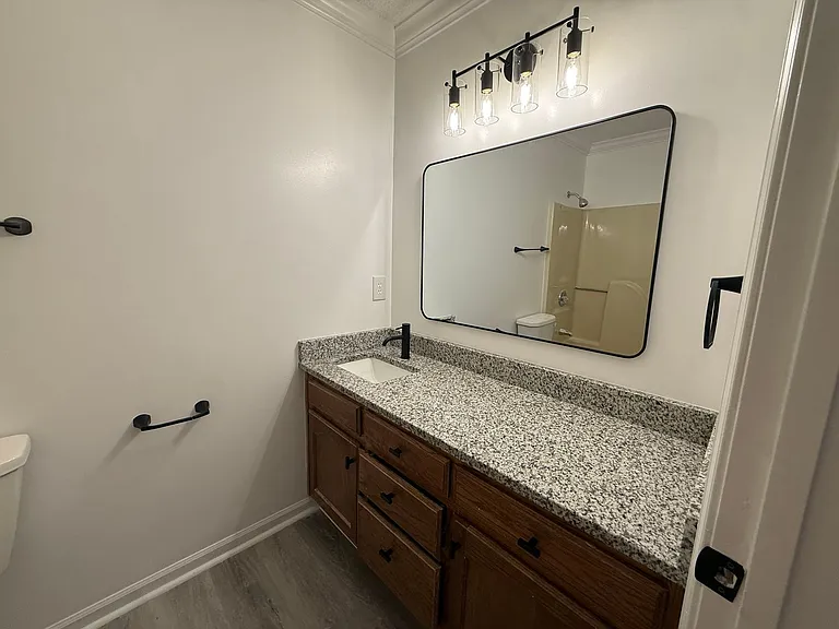 425 Autumnwood Dr SW — Photo 5