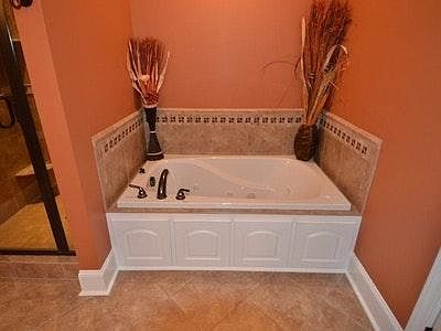 Jacuzzi Tub Master
