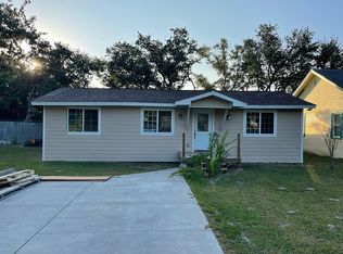 953 S 8th St, Aransas Pass, TX 78336