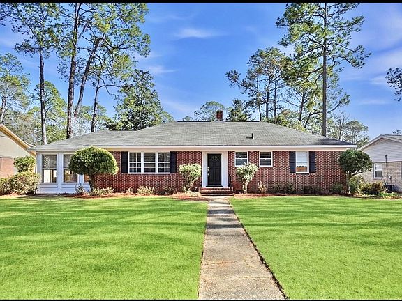 2nd image of 2108 Robinhood Rd