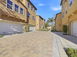 25441 Eagle Ln, Valencia, CA 91381