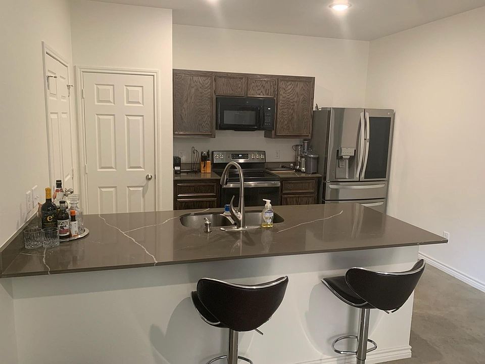 2nd image of 2318 Zanoletti Dr #B