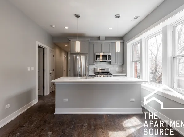 3135 N Oakley Ave, Chicago, IL