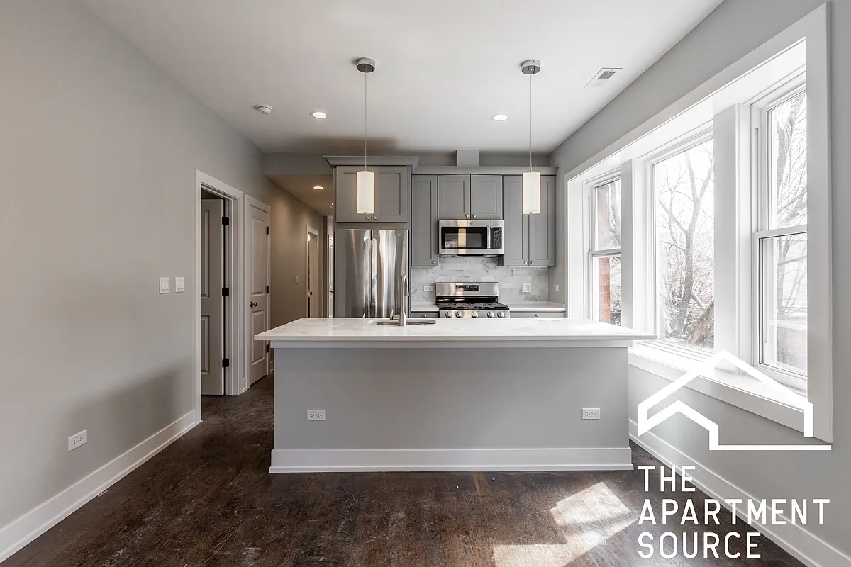 Building Photo - 3135 N Oakley Ave #3