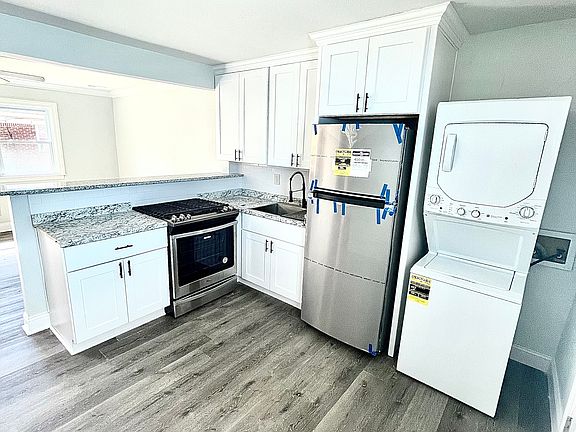 3rd image of 9532 19th Bay St