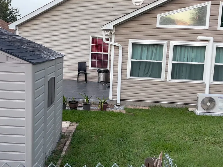 1114 High Meadow Dr — Photo 2