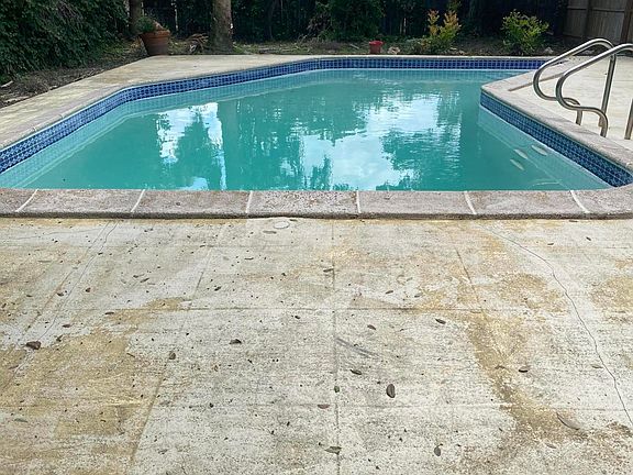 5th image of 609 Mango Dr